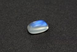 Best Quality Natural Blue Moonstone