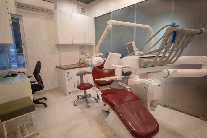 How do I find the best dental clinic near me?