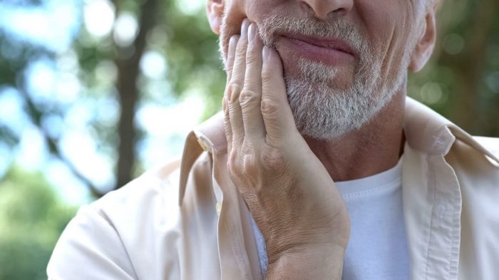 Broken Tooth Abscess | Tooth Abscess Stages, Symptoms & Treatment