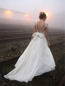 Robe de mariée de princesse en chiffon longueur au niveau de sol v encolure ligne a – GoodRobe