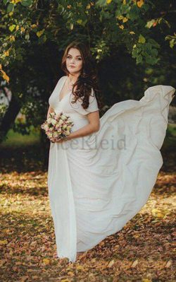A-Line Plissiertes Gerüschtes Stilvolles Brautkleid mit Sweep Zug – MeKleid.de