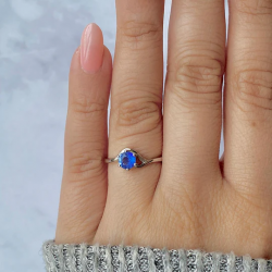 Dainty Kyanite Ring – The Best Way to Enhance Your Beauty