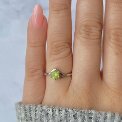 Everything You Need To Know About Peridot Ring