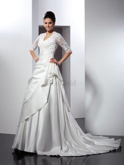 A linie Satin Ärmelloses Anständiges Brautkleid mit Applikation – MeKleid.de