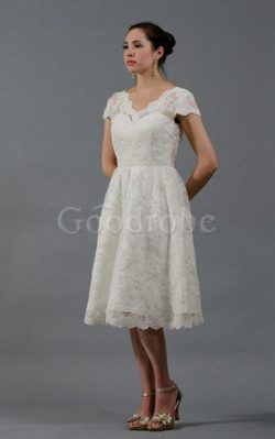 Robe de mariée classique ligne a v encolure de longueur à genou avec fleurs – GoodRobe