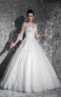 Robe de mariée modeste longue de traîne moyenne de mode de bal col en bateau – GoodRobe