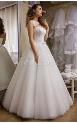 Robe de mariée vintage longue naturel avec lacets avec décoration dentelle – GoodRobe