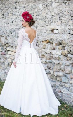 Abito da Sposa in Raso A Terra Barchetta in Pizzo Naturale – Gillne.it