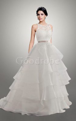 Robe de mariée naturel avec gradins de mode de bal de traîne moyenne en taffetas – GoodRobe