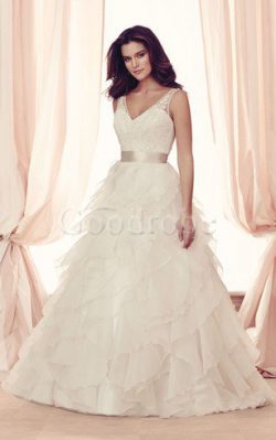 Robe de mariée romantique longue ruchés plongeants v encolure ceinture – GoodRobe