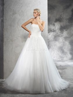 Robe de mariée naturel longue avec lacets en satin de mode de bal – GoodRobe