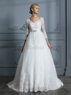 Tüll Gericht Schleppe Duchesse-Linie Charme Brautkleid mit Bordüre mit V-Ausschnitt – MeKl ...