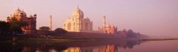 Most Popular Delhi to Agra trip by Bus