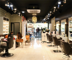 Online Salon Booking: Transforming the Beauty Industry with Convenience