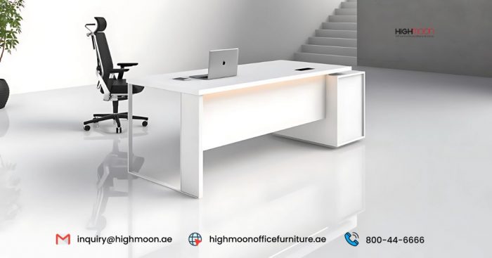 Smart Modular Desk Systems in Dubai Offices