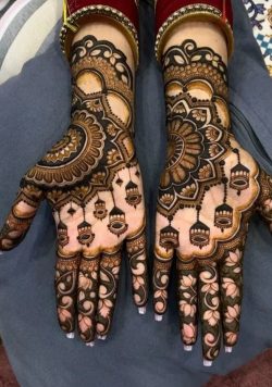 Discover new styles with the best mehndi artists in Pune for every bride