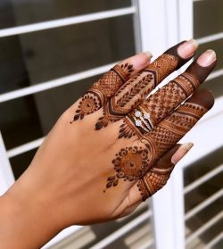 Quick Finger Mehndi Designs That Bring Instant Glam to Any Festive Occasion