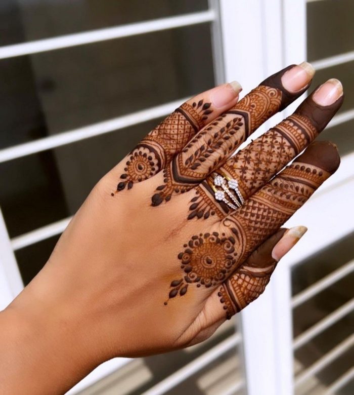 Quick Finger Mehndi Designs That Bring Instant Glam to Any Festive Occasion