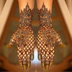 Planning a wedding? Choose an affordable mehndi artist in Pune easily