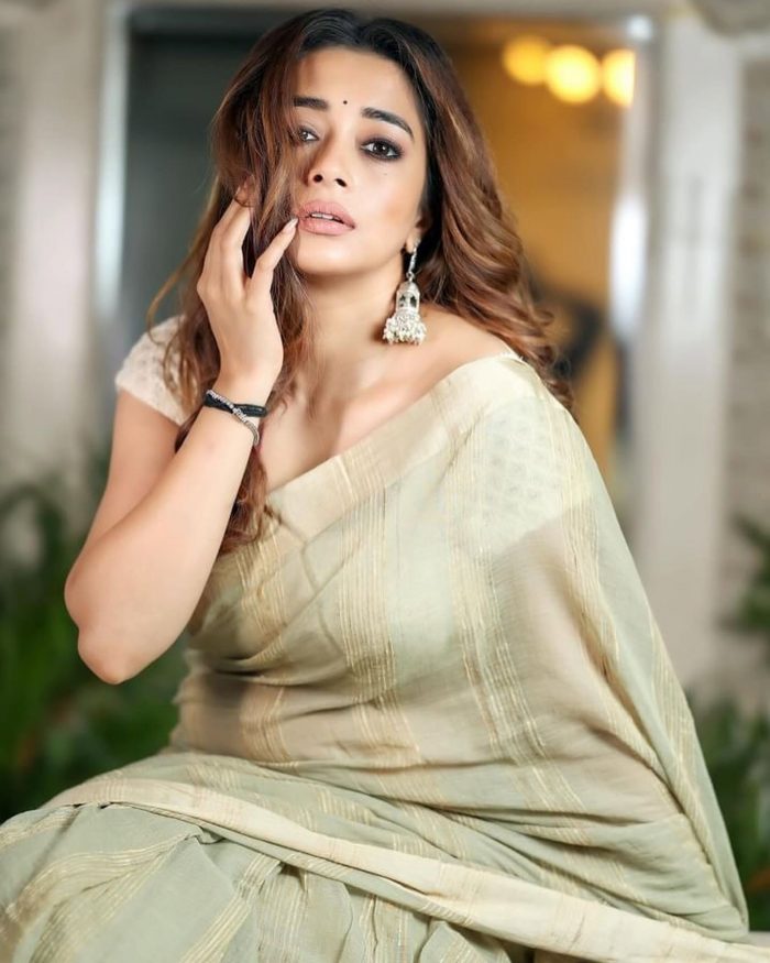 Pair Timeless Handloom Sarees with a Luxurious Satin Blouse from Huts and Looms