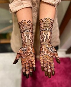 Artistic and Beautiful Royal Front Hand Mehndi Design Ideas Every Bride Will Adore