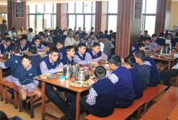 Best Pure Vegetarian Boarding School – Healthy Dining Experience in Panchgani.