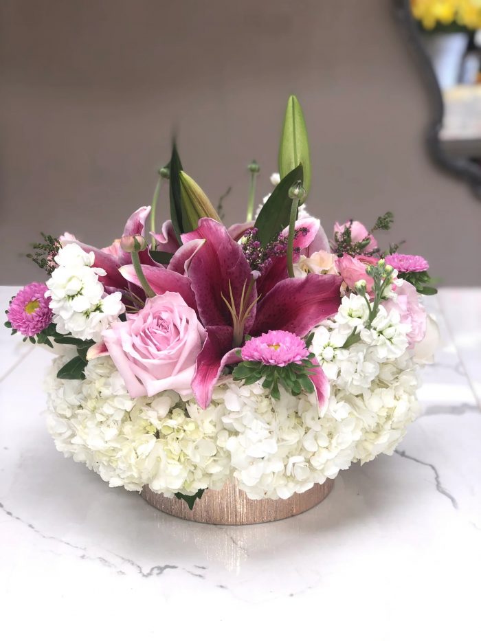 Rose Gold Arrangement – A Touch of Elegance for Every Occasion