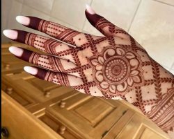 Elegant best mehndi artist in Gurgaon for subtle and royal wedding looks