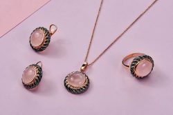 Why Should You Choose a Lab-Grown Diamond Pendant for Everyday Wear?