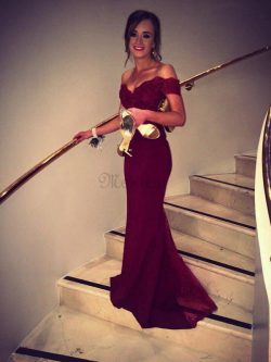 Ärmelloses Perlenbesetztes Sweep Train Schulterfrei Abendkleid mit Bordüre – MeKleid.de