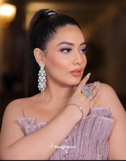 Experienced bridal makeup artist in Varanasi ensuring your perfect wedding look