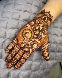 Get Inspired with Stunning Peacock Mehndi Design Patterns for Bridal Perfection