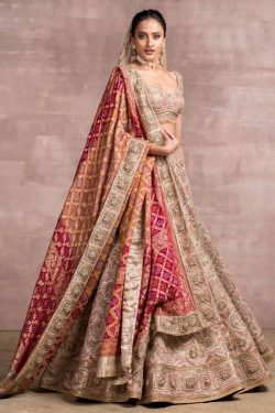 Back Dupatta Styling for Indian Brides to Showcase Blouse Designs Beautifully