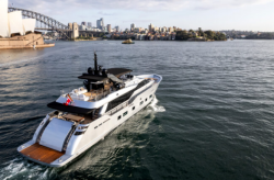 Premium Boat Hire in Diamond Bay