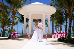Plan Your Perfect Beach Wedding with a Wedding Planner Puerto Vallarta