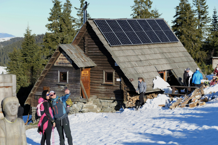 Solar Powered Tiny Homes for Sale – What to Know About Buying or Selling a Home with Solar Panels
