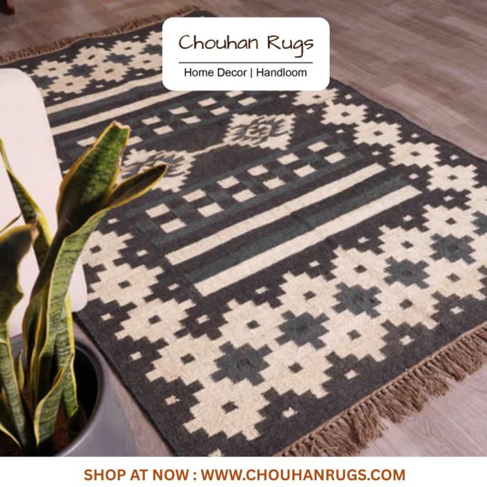 Vibrant Wool Kilim Rug Textures for a Bohemian Style House