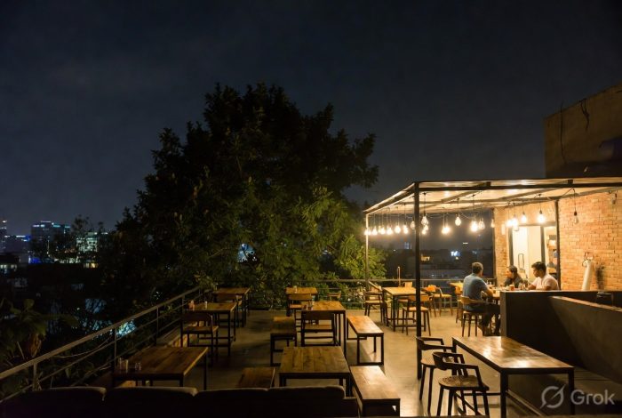 Rooftop Cafe in Hauz Khas At Minimalist Poshtel & Suites