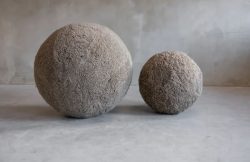 Van Buren yogabal Sahara schapenvacht in twee maten.