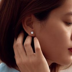 When Size Meets Substance: The Case for 1/2 Carat Diamond Earrings from ShopQSE