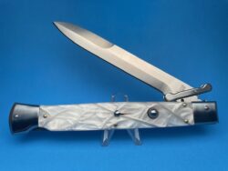 13” AKC White Pearlex Polished Bayonet Swinguard