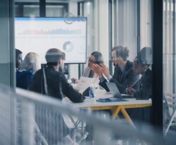 I Invest in Better Information — How Leadership News Makes Smarter Investors