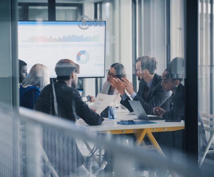 I Invest in Better Information — How Leadership News Makes Smarter Investors