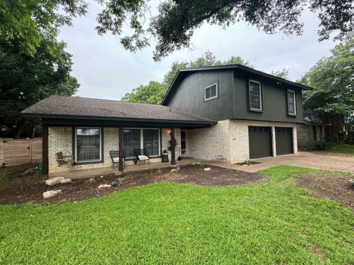 How Austin Homeowners Choose the Right Siding Installation Experts