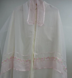 Rose Garden Tallit for Girl, Bat Mitzvah Tallit, Feminine Tallit