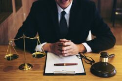When to Consult an Employment Lawyer for Workplace Issues
