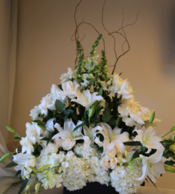 White Elegance – Elegant White Flower Arrangement